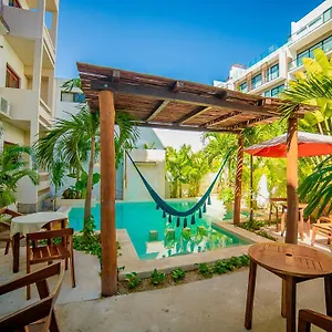 https://san-vicente.tulum-hotels.net